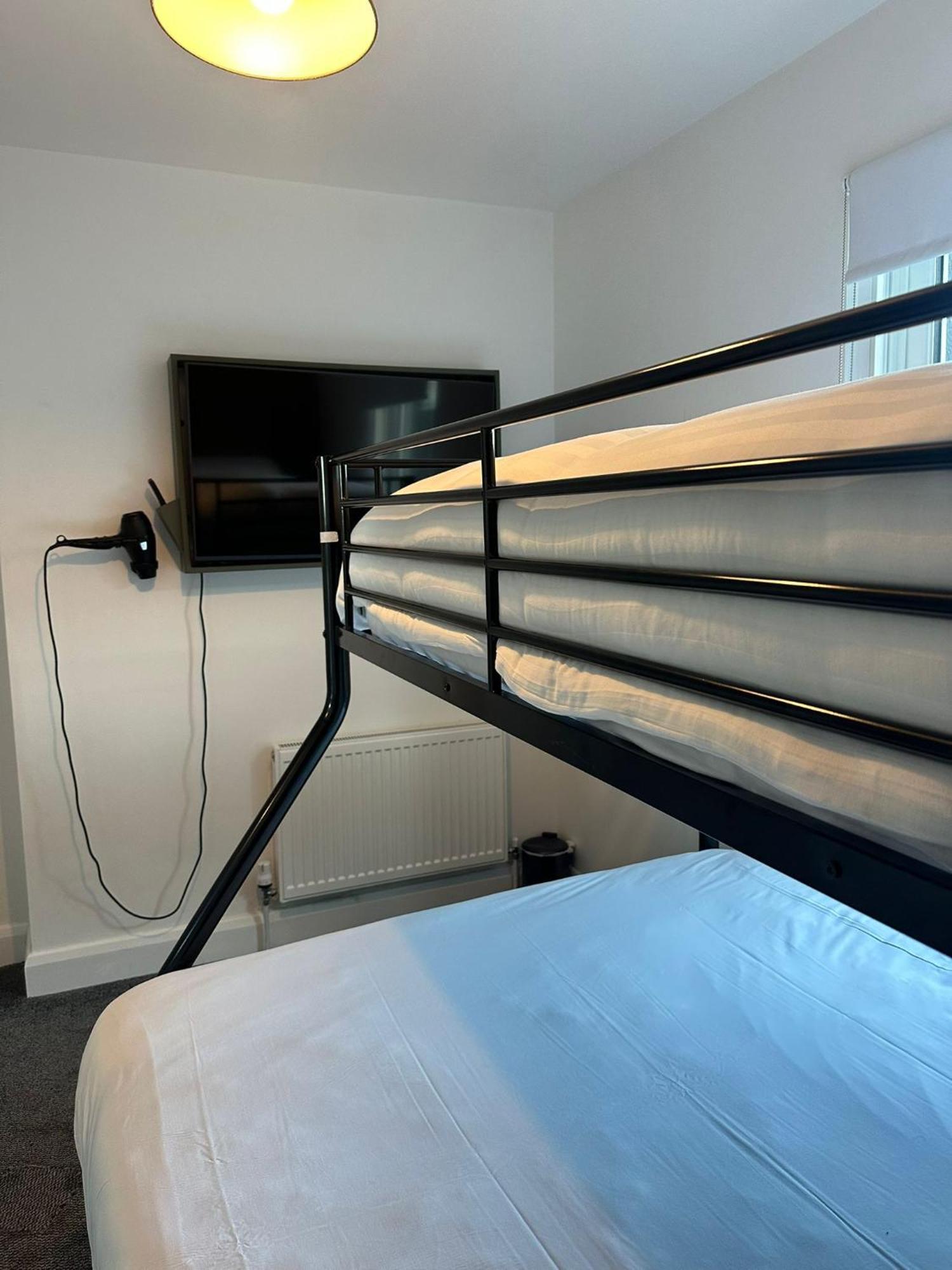 Mary Mullen'S Rooms Eyre Square. กัลเวย์ ภายนอก รูปภาพ