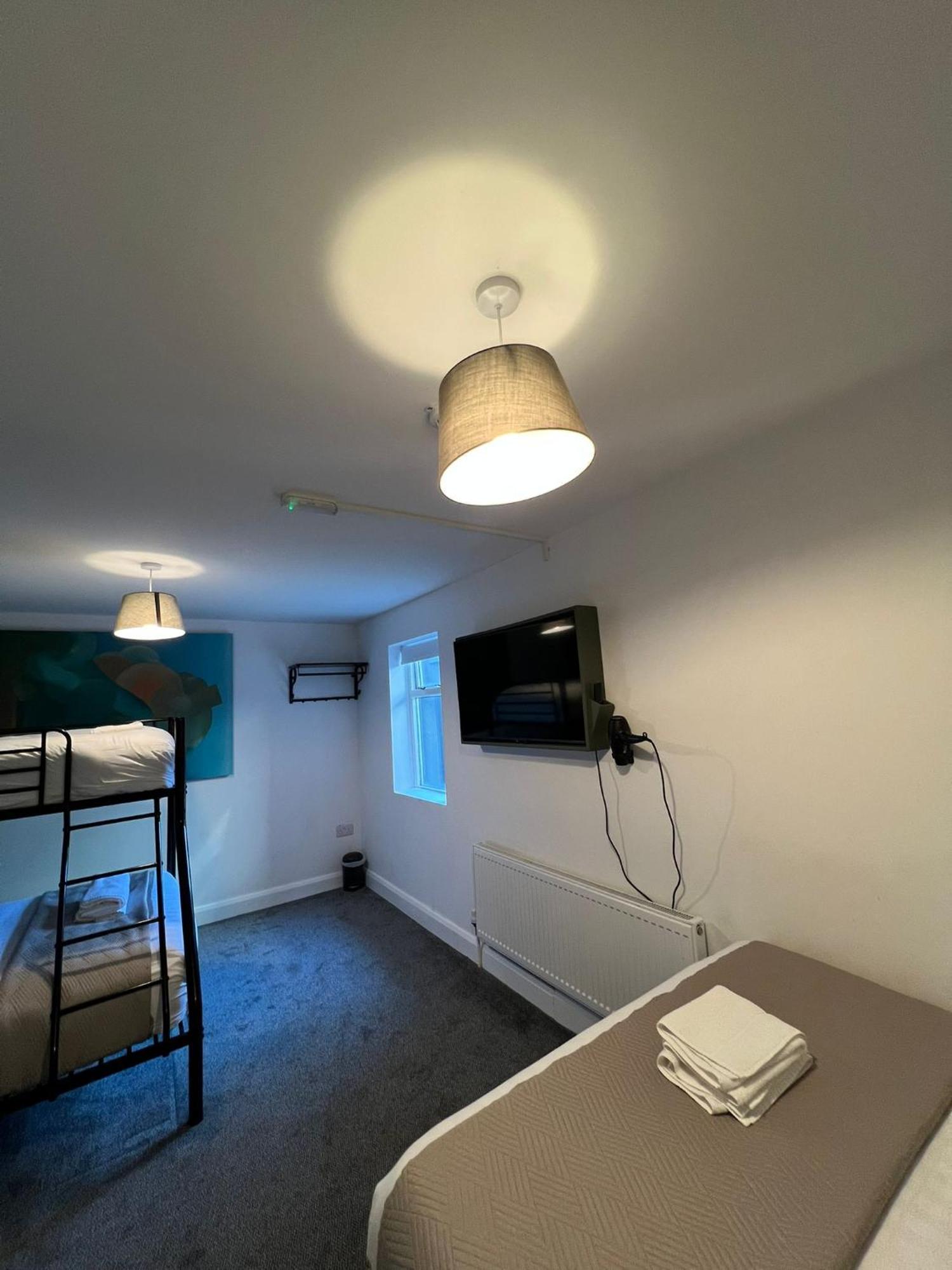 Mary Mullen'S Rooms Eyre Square. กัลเวย์ ภายนอก รูปภาพ